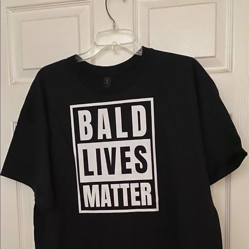 Gildan Black and White Short Sleeve Tee